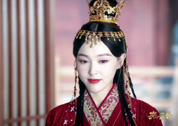 37歲就不演偶像劇?在新劇當包租婆的唐嫣,該感謝《燕雲臺》 37歲就不演偶像劇?在新劇當包租婆的唐嫣,該感謝《燕雲臺》