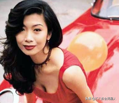 香港老牌風情女神現狀：轉行賣蛋糕，單身獨居，54歲變普通大媽