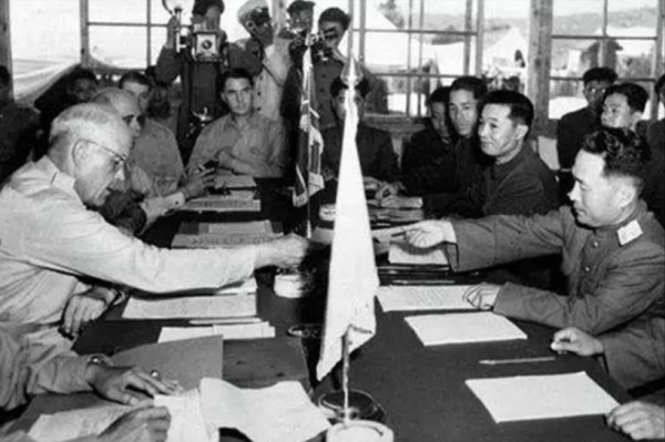 退伍老兵糧庫當警衛，首長路過遼寧縣城，發現竟是犧牲5年的戰友