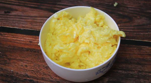 寒露過後，大魚大肉靠邊站，這道菜營養美味，配米飯饅頭真絕