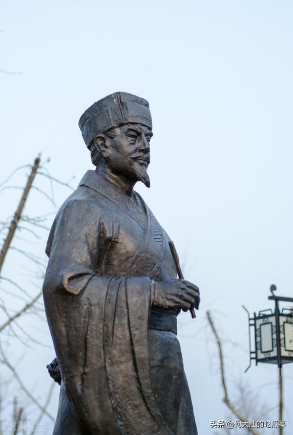 他是白居易堂弟，官更大，更有作為，但名氣不大