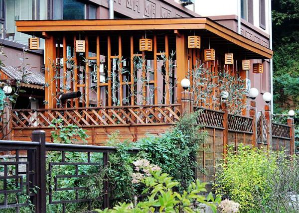 遼東山區一座深藏不露酷似日本建築風情的街巷小區 遼東山區一座深藏不露酷似日本建築風情的街巷小區