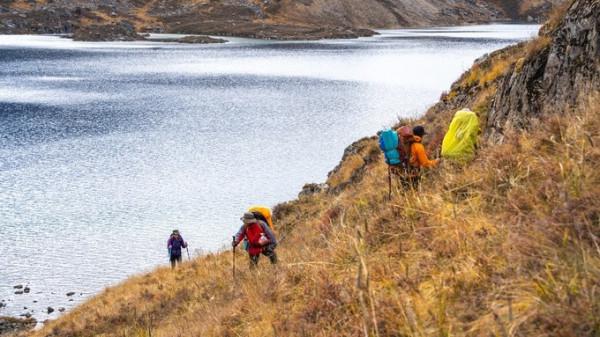 川西海拔最高最大最藍的海子——亞莫措根