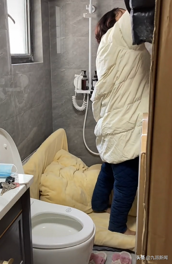 95後女孩花十年積蓄住毛坯房半年後：被人贊助10萬元裝修材料後加快了進度，年後佈置軟裝，現在很忙很開心