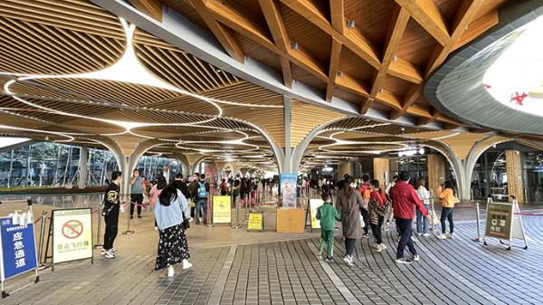 犀利評測｜九寨溝“補妝”歸來依然美麗，遊客惋惜僅走馬觀花