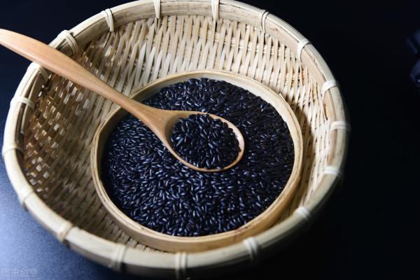 手汗過重、脫髮斑禿？中醫食療用這幾招幫你化解尷尬