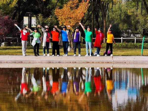 軍校三年姐妹情 重回故地尋初心 作者：劉鈺（蘭州）