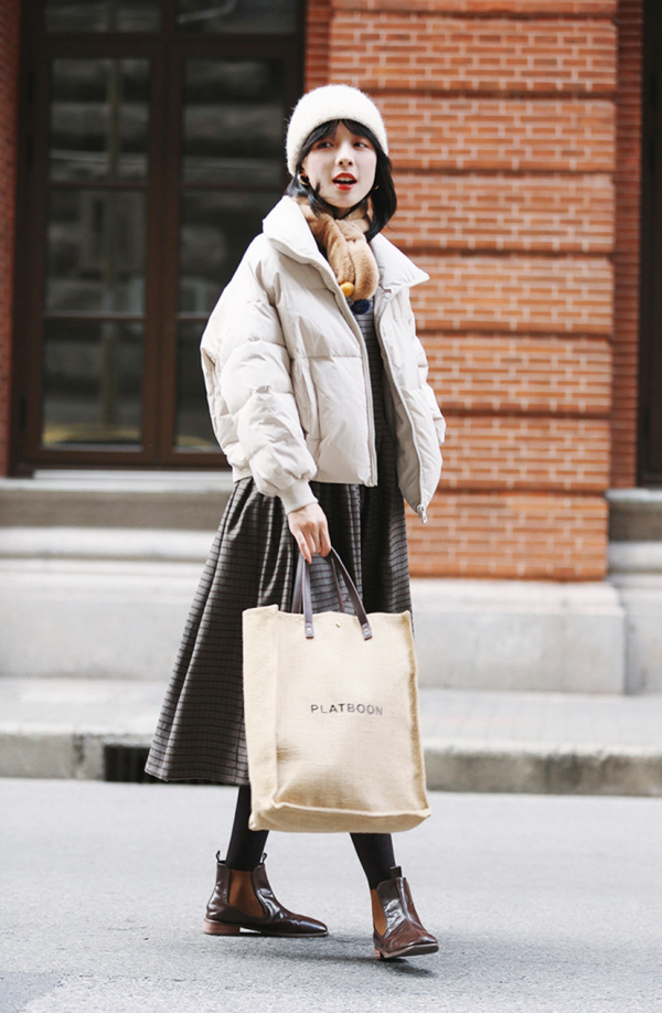 把褲子脫了!秋冬裙子+靴子才最適合小個子,巨時髦巨顯高 把褲子脫了!秋冬裙子+靴子才最適合小個子,巨時髦巨顯高