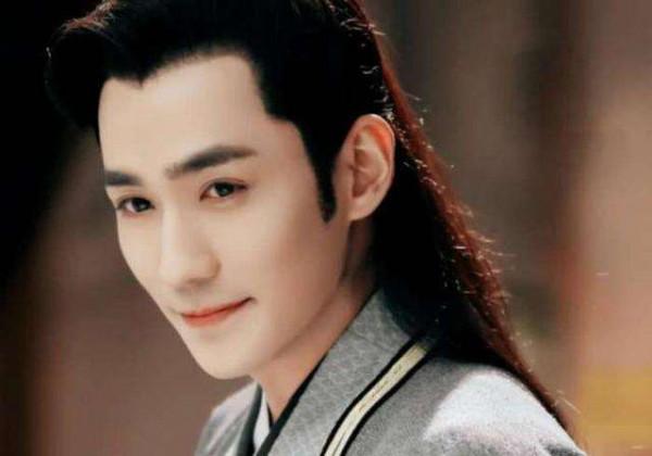 總感覺朱一龍神似一個人，終於找到了，眉眼也太像了