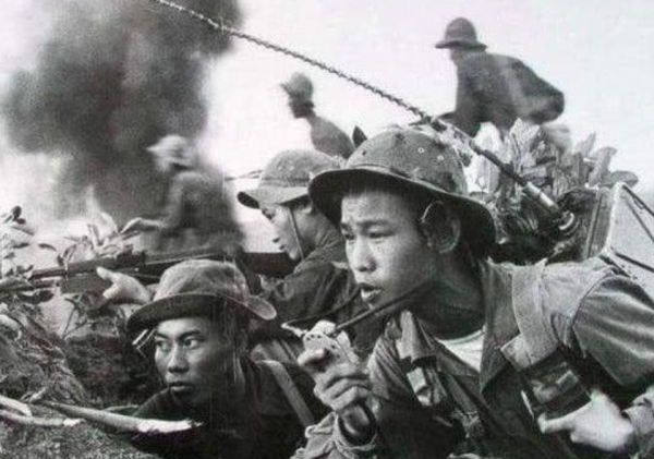 1984年,新兵趙德福殉國,母親時隔幾十年後才再次與兒子“相見” 1984年,新兵趙德福殉國,母親時隔幾十年後才再次與兒子“相見”