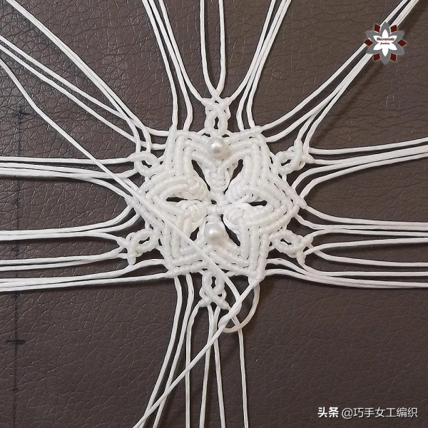 用繩子就能編出漂亮的雪花，超詳細的教程，一步一步教你編