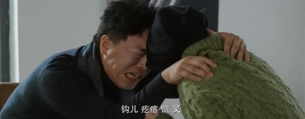 誰揭開了塑膠演員的遮羞布，他們真的需要8個助理和30個保鏢麼？