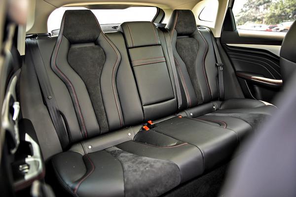 智駕開箱丨底盤和操控是給我最大的驚喜,場地試駕上汽R汽車MARVEL R 智駕開箱丨底盤和操控是給我最大的驚喜,場地試駕上汽R汽車MARVEL R