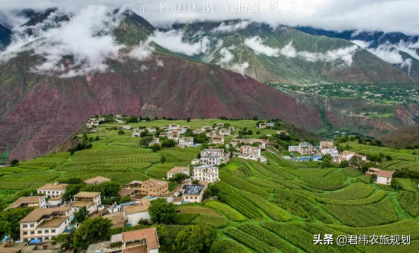 快來看看西藏新農村，家家都住小洋樓，環境美如世外桃源