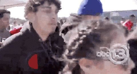 美頂流歌手演唱會煽動狂歡致8人被踩死!目擊者:他邊唱邊看人死 美頂流歌手演唱會煽動狂歡致8人被踩死!目擊者:他邊唱邊看人死