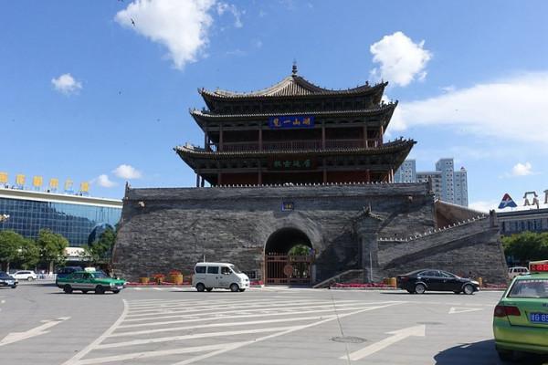 鎮遠樓：“金城春雨”，“玉關曉月”，“祁連晴雪”