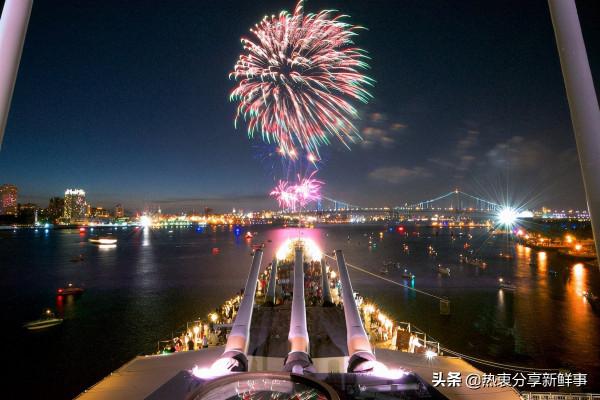 除夕夜，您可以在 USS New Jersey 的甲板上觀看煙花