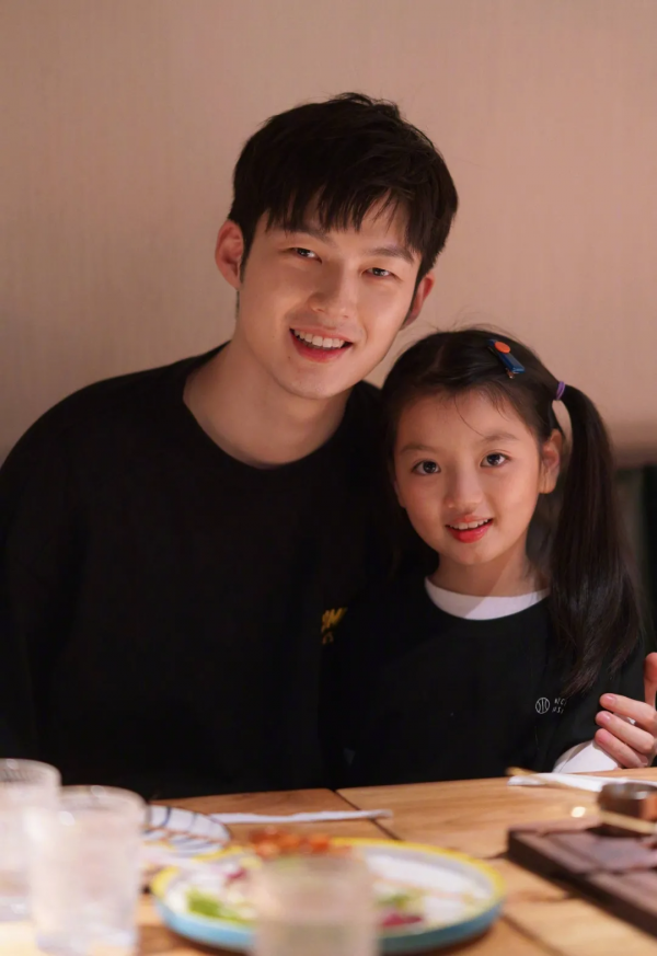 《爸爸去哪兒》女娃變化：Grace姐姐變美了，王子珊的裝扮隨馬蓉