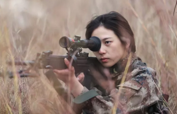 00後“女槍王”沈夢可：18歲參軍入伍，曾力壓76名男狙擊手奪冠