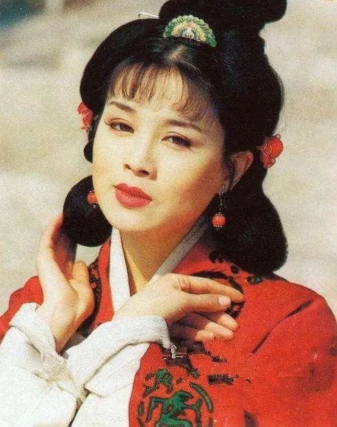 10位內地古裝美人今昔對比，有人曾鋃鐺入獄，有人因太美險被毀容