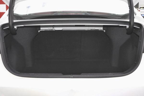 10萬預算，轎車、SUV、瓦罐選誰？3款代表車型對比，結果一目瞭然