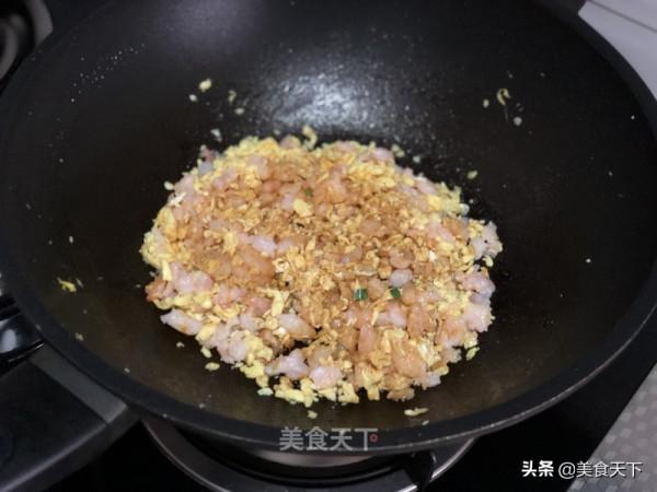 這樣的餡餅你喜歡嗎?皮薄餡多,用料十足!一口下去滿嘴留香 這樣的餡餅你喜歡嗎?皮薄餡多,用料十足!一口下去滿嘴留香