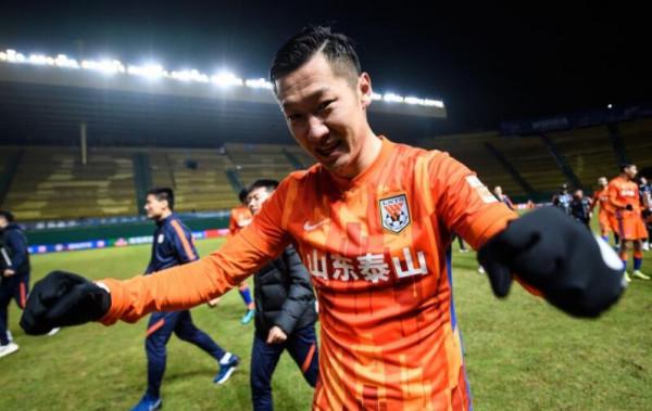 中超昨晚離譜失誤！2國腳停球2米高+5米遠，後防臥龍鳳雛連續送禮