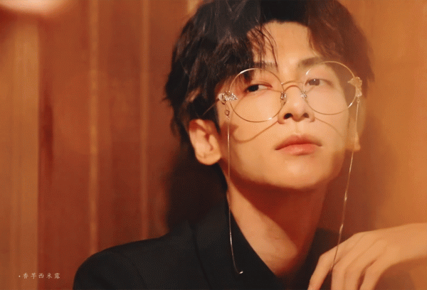 男明星眼鏡殺，有的斯文，有的書生，有的雅痞，你中意誰？