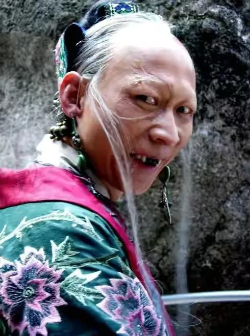 要錢沒錢，要貌沒貌！7位醜男演員娶的老婆，一個比一個漂亮