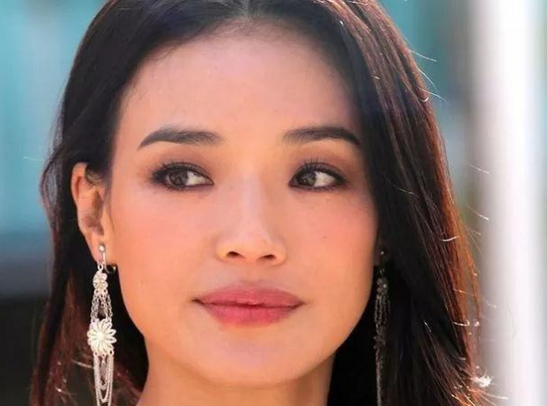 舒淇已年過四十，不爭不搶、為人低調，依舊是大家心中的氣質女神