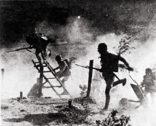 關鍵時刻，小兵下命令：首長，你現在得歸我指揮！讓將軍永生難忘