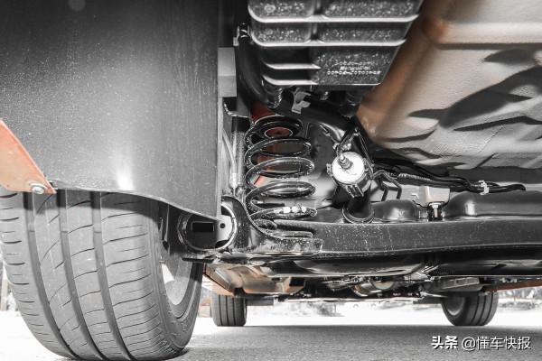 7-10萬元緊湊型運動轎車對決，風神奕炫對比吉利繽瑞