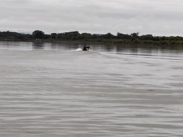 我本來想著搶在洪峰前釣釣魚，沒成想差點沒走出來……