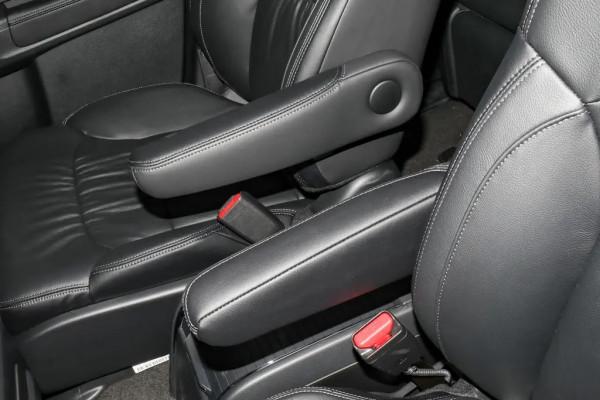 奧德賽的座椅扶手卡不住怎麼回事？