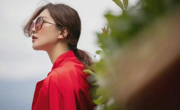 劉詩詩最新代言太牛!穿中國紅新風格開掛,徹底擺脫“人淡如菊” 劉詩詩最新代言太牛!穿中國紅新風格開掛,徹底擺脫“人淡如菊”