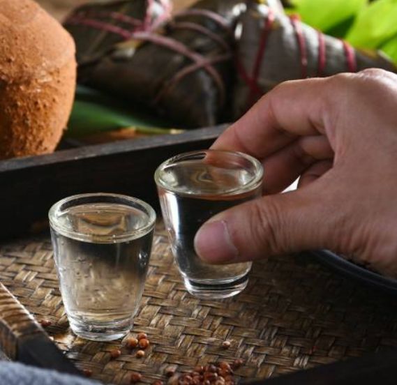 每天喝酒二兩,堅決不喝多,長期下去身體會發生什麼變化? 每天喝酒二兩,堅決不喝多,長期下去身體會發生什麼變化?