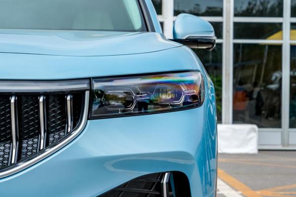 車長4905mm的FREE，配694匹馬力破百4秒7，售價36.36萬元