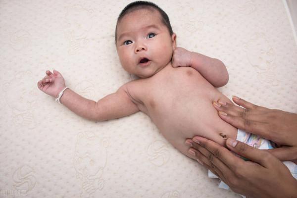 孩子發生嘔吐時，怎麼知道是哪裡出了問題？重點關注2方面