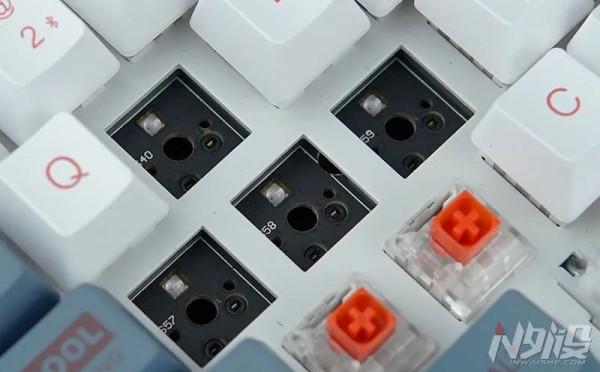 顏值與燈光並重 機械師K600三模無線機械鍵盤體驗 顏值與燈光並重 機械師K600三模無線機械鍵盤體驗