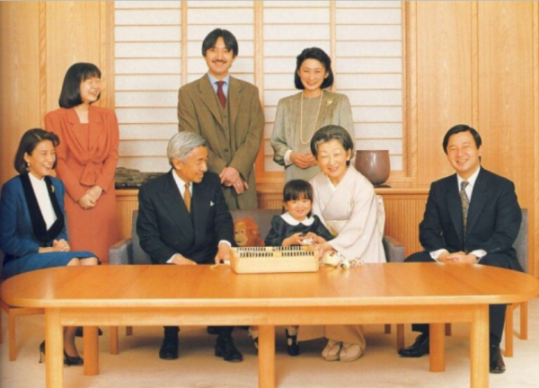 真子佳子愛子三孫女中,美智子更喜歡哪個,肢體動作展現無餘 真子佳子愛子三孫女中,美智子更喜歡哪個,肢體動作展現無餘