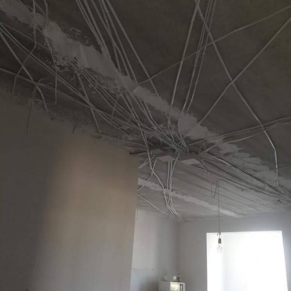 一組照片看俄羅斯的&quot;神&quot;裝修，電線接得太霸氣，還是國內安全啊