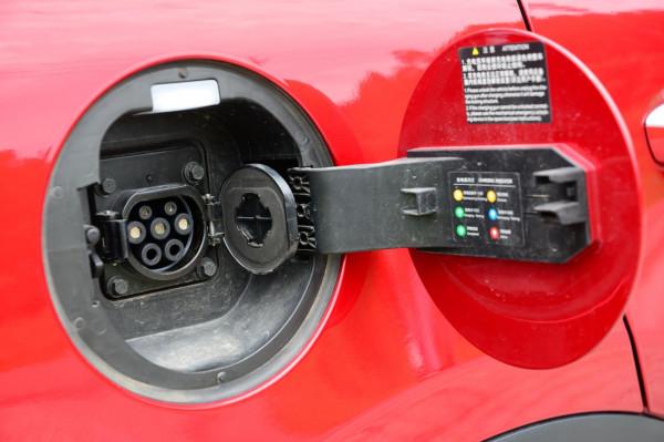 獨立試駕唐EV:比亞迪旗艦算不算豪華車 獨立試駕唐EV:比亞迪旗艦算不算豪華車