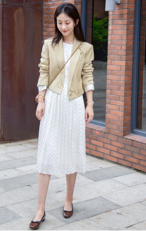 今年秋天流行簡約風穿搭,學會這幾個搭配小技巧,輕鬆擺脫路人感 今年秋天流行簡約風穿搭,學會這幾個搭配小技巧,輕鬆擺脫路人感