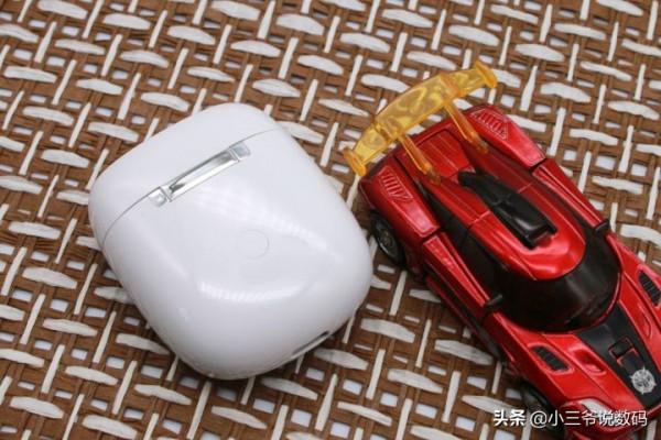 綠聯小海豚TWS耳機:小巧舒適,百元價效比好耳機 綠聯小海豚TWS耳機:小巧舒適,百元價效比好耳機