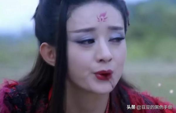 抱歉我笑了！影視劇中的吐血戲，有人像裝了噴泉，有人像在放煙花