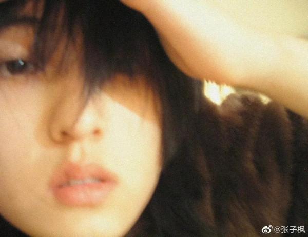 張子楓曬素顏自拍 妹妹面板真的好好，膠原蛋白滿滿，狠狠地羨慕了