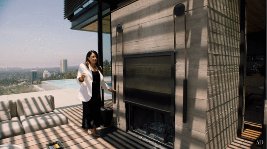 3.5億山頂豪宅佔地2.2畝 屋主竟然為豪車建了個展廳