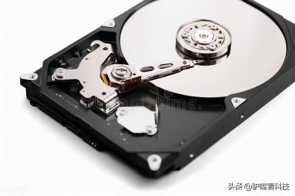 硬碟：Seagate推出首款配備 10 個磁碟的 HDD，容量高達20TB