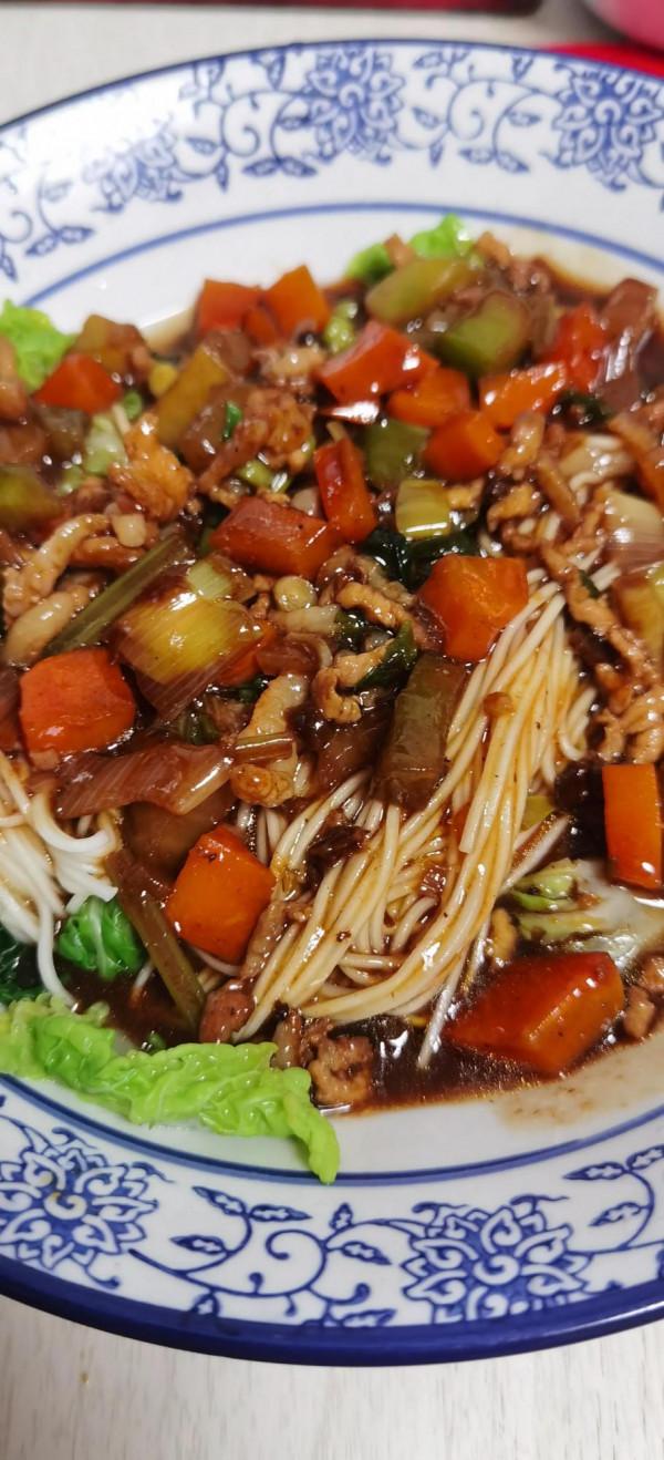 家庭版自制炸醬麵