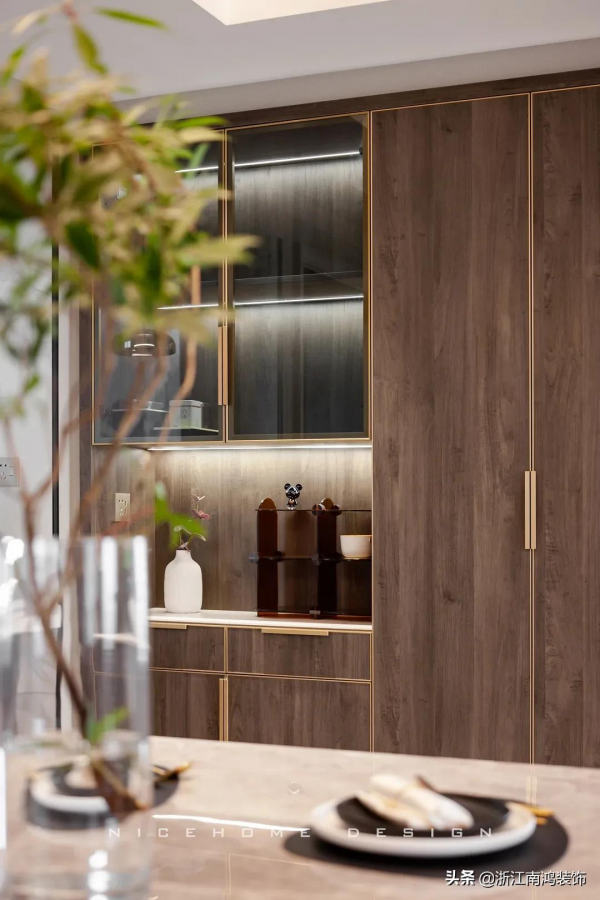 溫柔粉色&plus;輕奢格調，這個家竟有該死的魅力